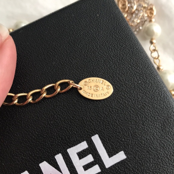 NWOT. Authentic CHANEL PEARL necklace - Picture 7 of 7